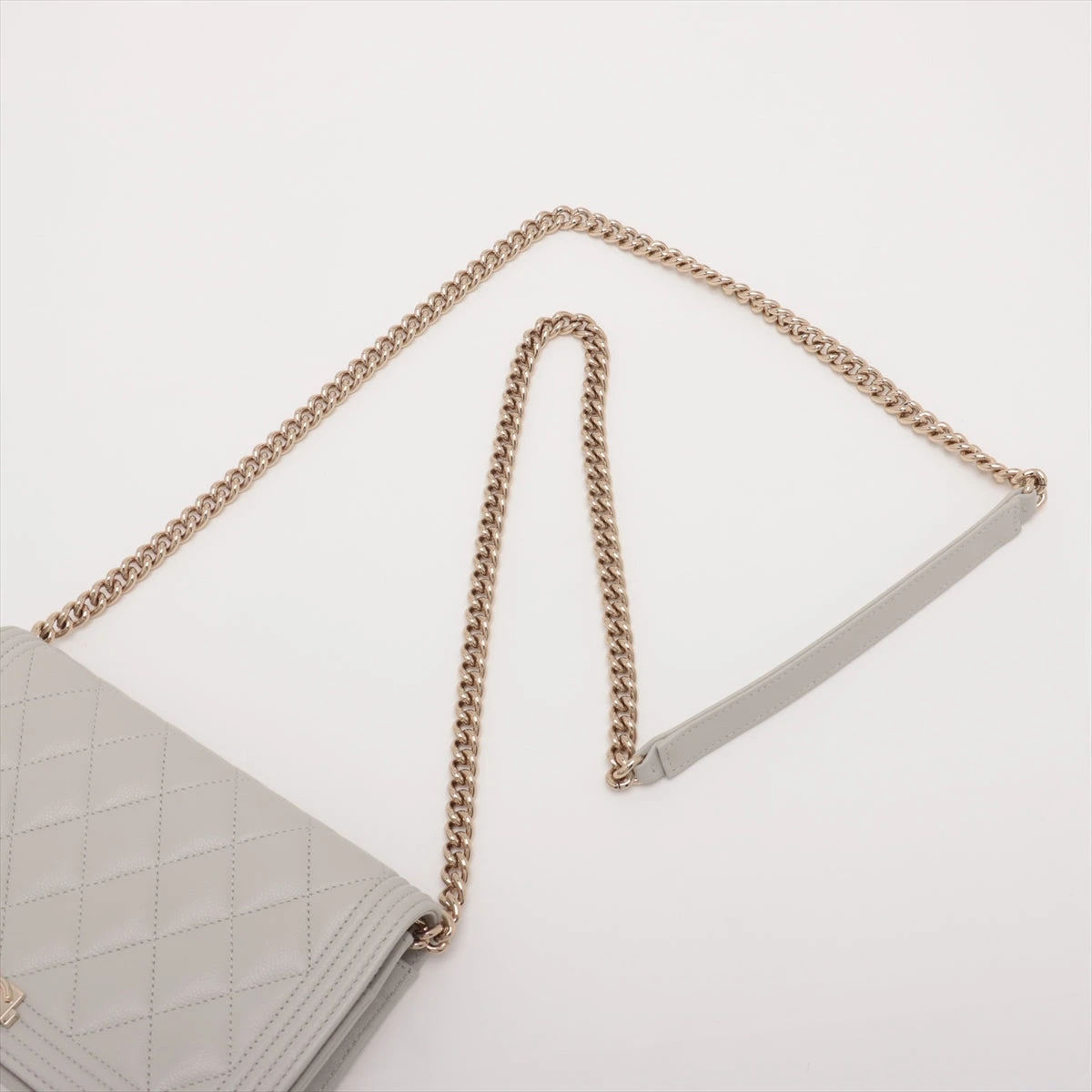 シャネル ボーイシャネル キャビアスキン チェーンウォレット