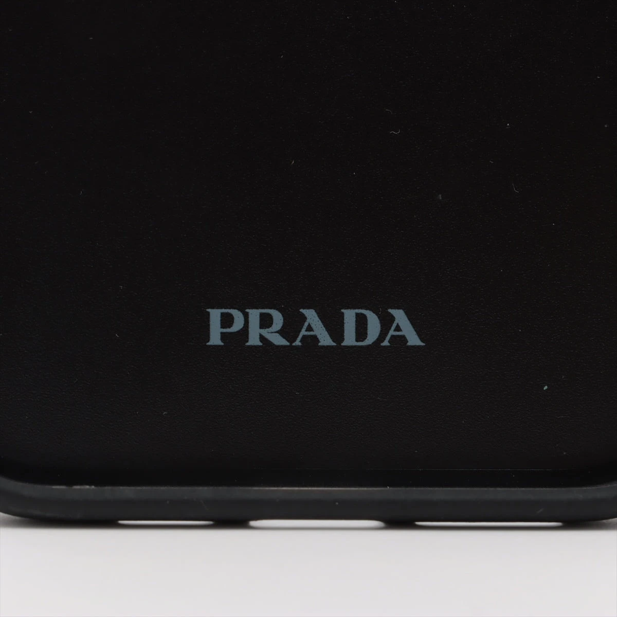 【超美品・付属品完備✨】プラダ iPhone12mini サフィアーノレザー 黒 ほぼ新品】プラダ iPhone12mini サフィアーノレザー 黒 - メルカリ