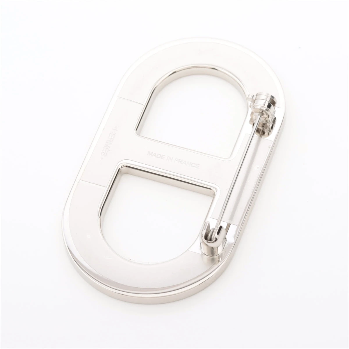 エルメス ブローチバッジ シェーヌダンクル エトゥープ　新品未使用 エルメス シェーヌダンクル ブローチ GP×革 エトゥープ A3305021