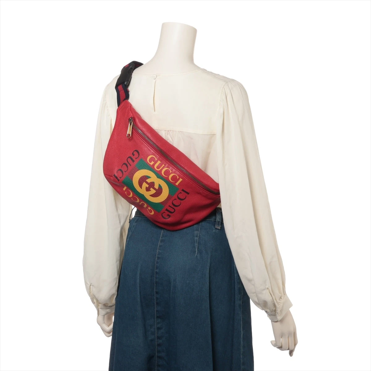 超美品 GUCCI ロコプリント レザー ボディバッグ レッド 赤 グッチ ロゴプリント レザー ボディバッグ レッド 527792
