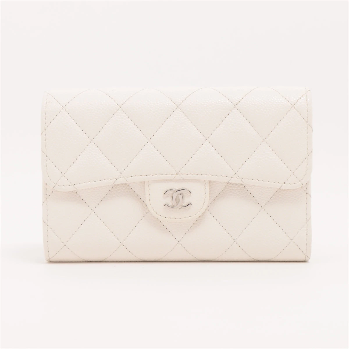 ★超美品★シャネル マトラッセ クラシック 財布 キャビアスキン ホワイト シャネル マトラッセ キャビアスキン 財布 ホワイト シルバー金具 30