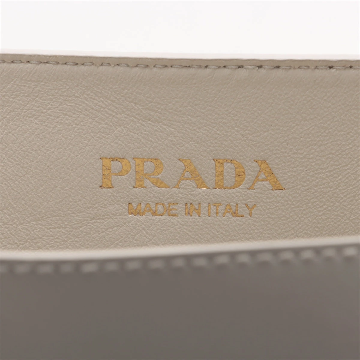 （新品）PRADA レザートートバッグ 1BG503 プラダ プラダ レザー トートバッグ ホワイト 1BG503 AP097144｜中古
