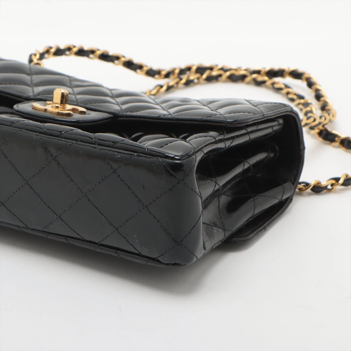 シャネル マトラッセ パテントレザー チェーンショルダーバッグ ダブル