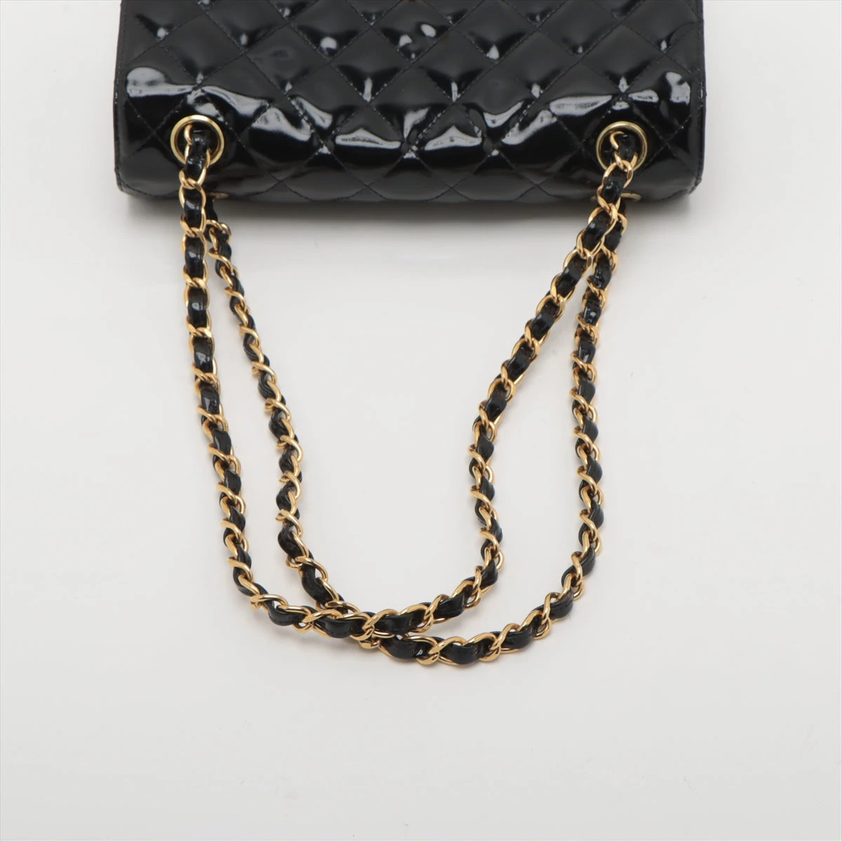 シャネル マトラッセ パテントレザー チェーンショルダーバッグ