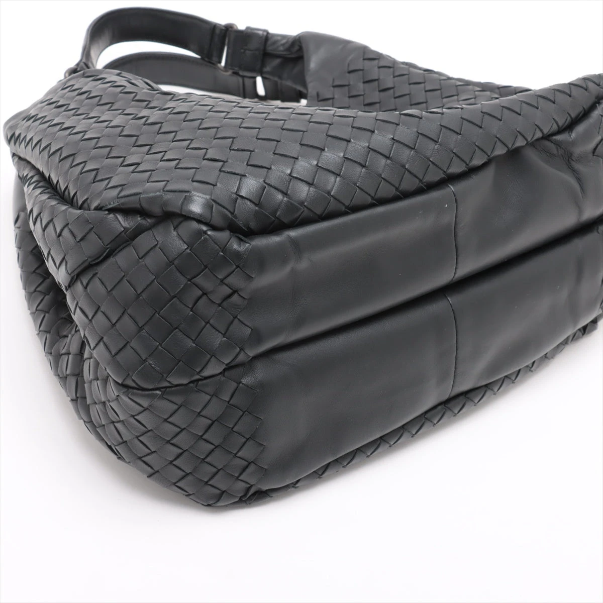 ボッテガヴェネタ イントレチャート カンパーナ レザー ワンショルダー