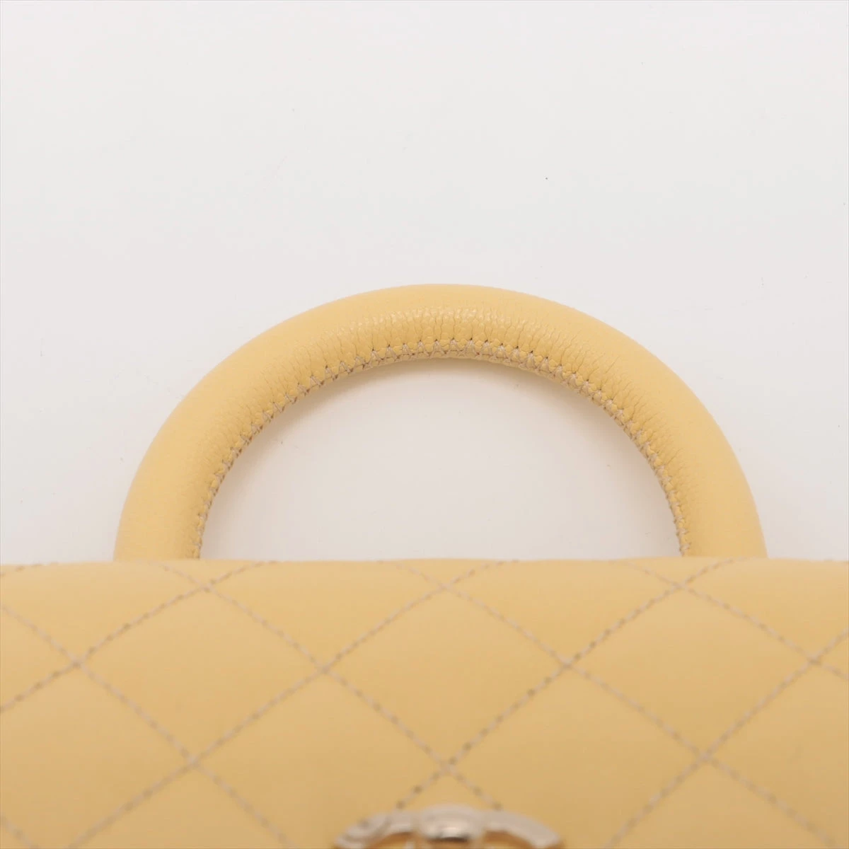 綺麗なゴールド メタリック♡CHANELハンドル ハンドバッグ Chanel 25 スモール ハンドバッグ、メタリック グレインド