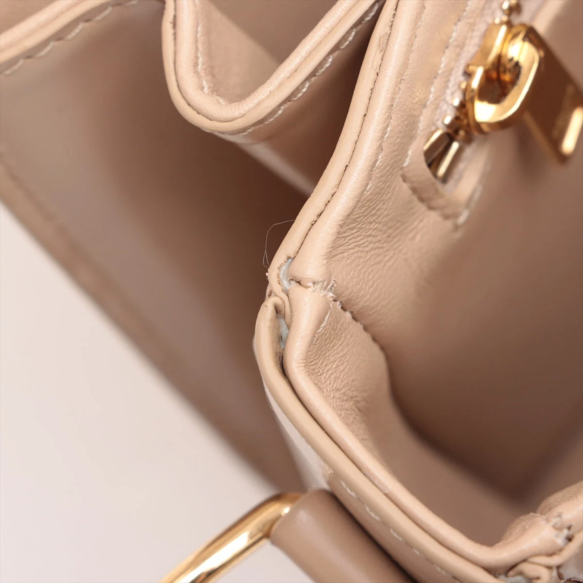 セリーヌ トリオンフ レザー ショルダーバッグ ベージュ A3075677