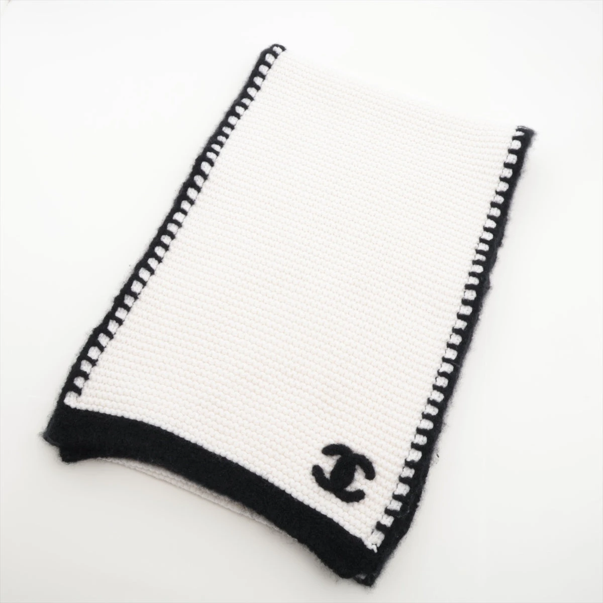 シャネル ココマーク マフラー カシミヤ×シルク ブラック×ホワイト  