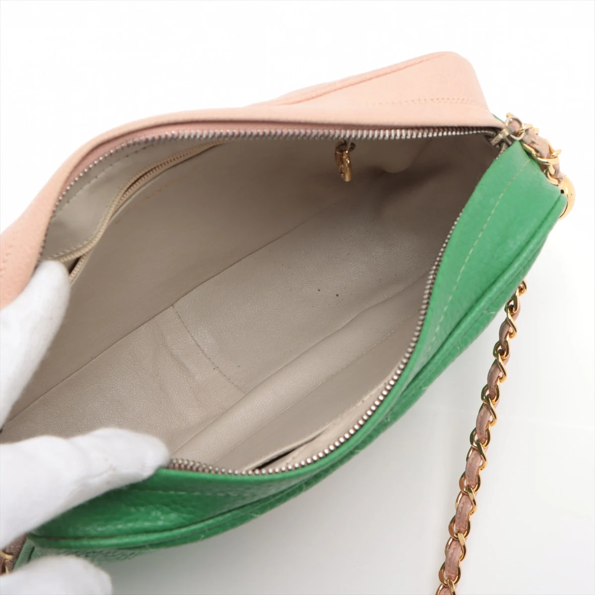 CHANEL グリーン レザー ポーチ 箱付き CHANEL シャネル 三つ折り財布 AP0230 B10583 Y33352 MATELASSE