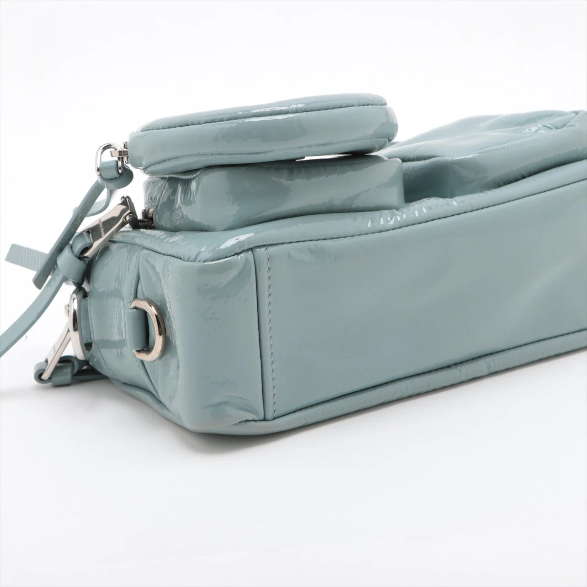 ミュウミュウ パテントレザー ショルダーバッグ ブルーグレー