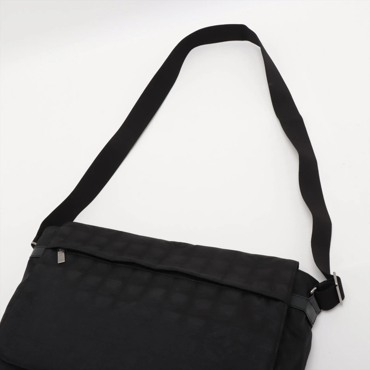 シャネル ニュートラベルライン ナイロン ショルダーバッグ ブラック