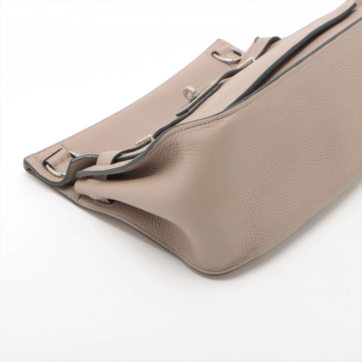 【美品】エルメス【HERMES】 ジプシエール28 トゥルティール グレー トリヨンクレマンス シルバー金具 トゥルティエールグレー 斜め掛け ショルダーバッグ メッセンジャーバッグ 061784CK 81 JYPSIERE 28 TAURILLON GRIS TOURTERLLE 【Aランク】【中古】 HERMES - 【美品】エルメス【HERMES】 ジプシエール28 トゥルティール