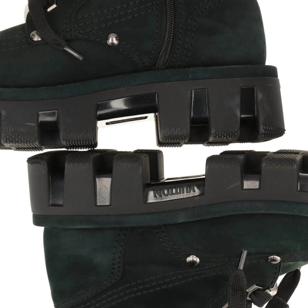 ヴィトン LVチェッカーライン 23年 ヌバックレザー ショート