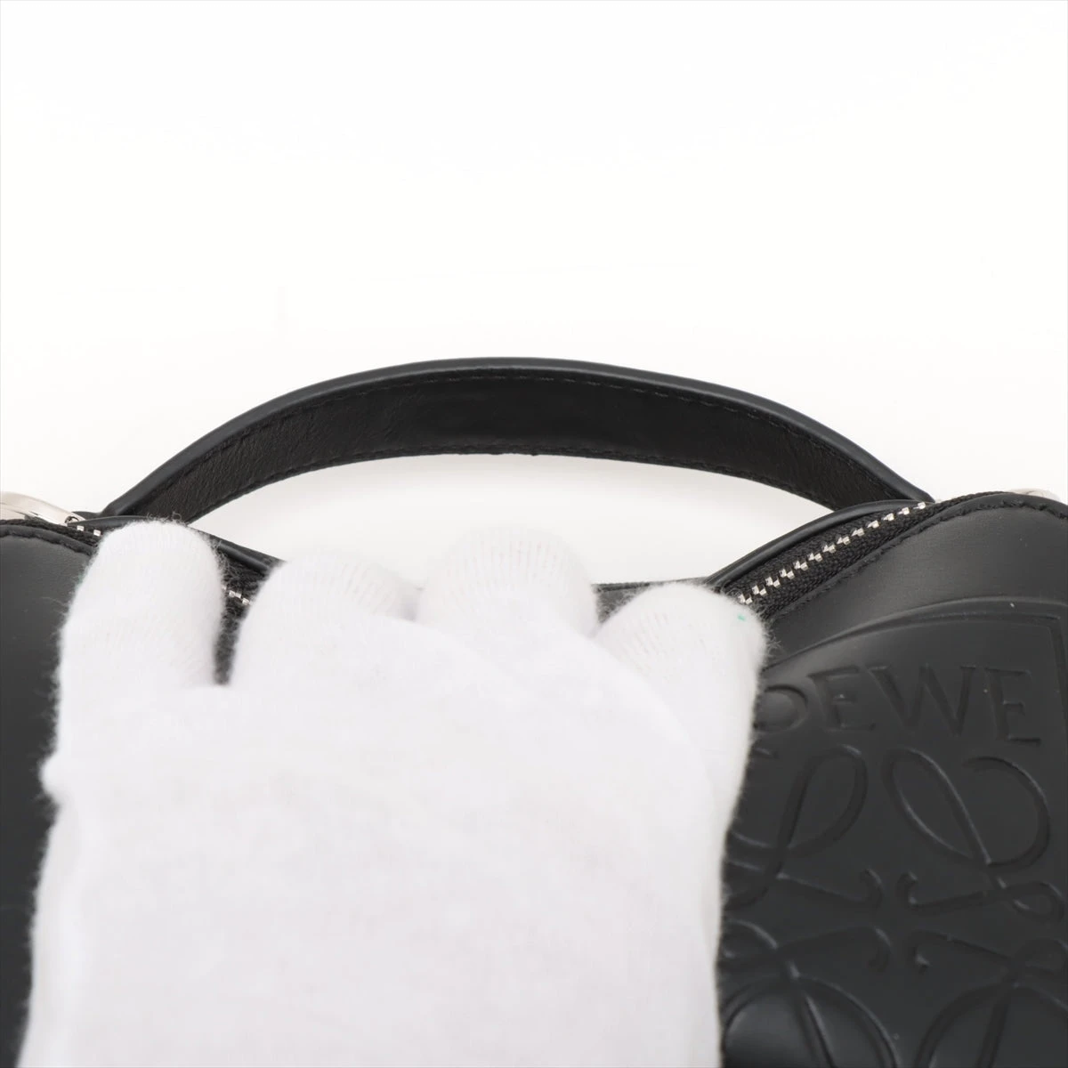 ロエベ カメラ クロスボディバッグ ミニ レザー ショルダー ロエベ カメラ クロスボディバッグ ミニ レザー ショルダー