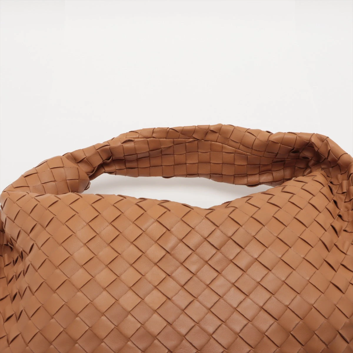 【美品】 ボッテガ ヴェネタ • イントレチャート ショルダーバッグ ブラウン ボッテガヴェネタ マキシイントレチャート カセット レザー