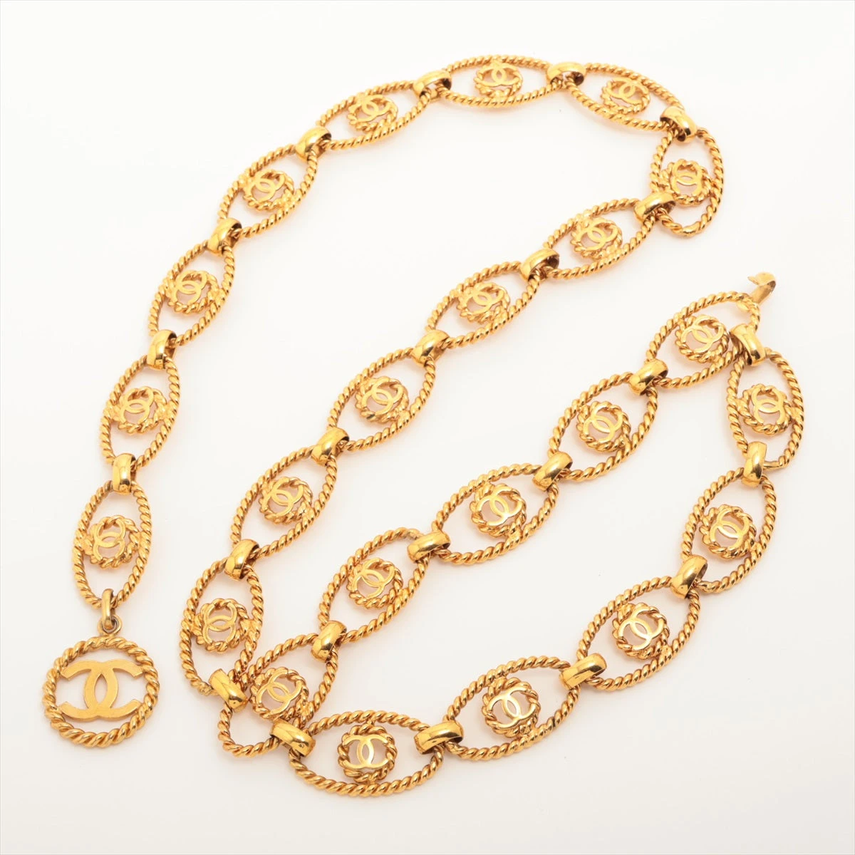 シャネル ココマーク 28 チェーンベルト GP ゴールド A3227307｜中古ブランド品・ブランド古着通販｜ALLU（アリュー）