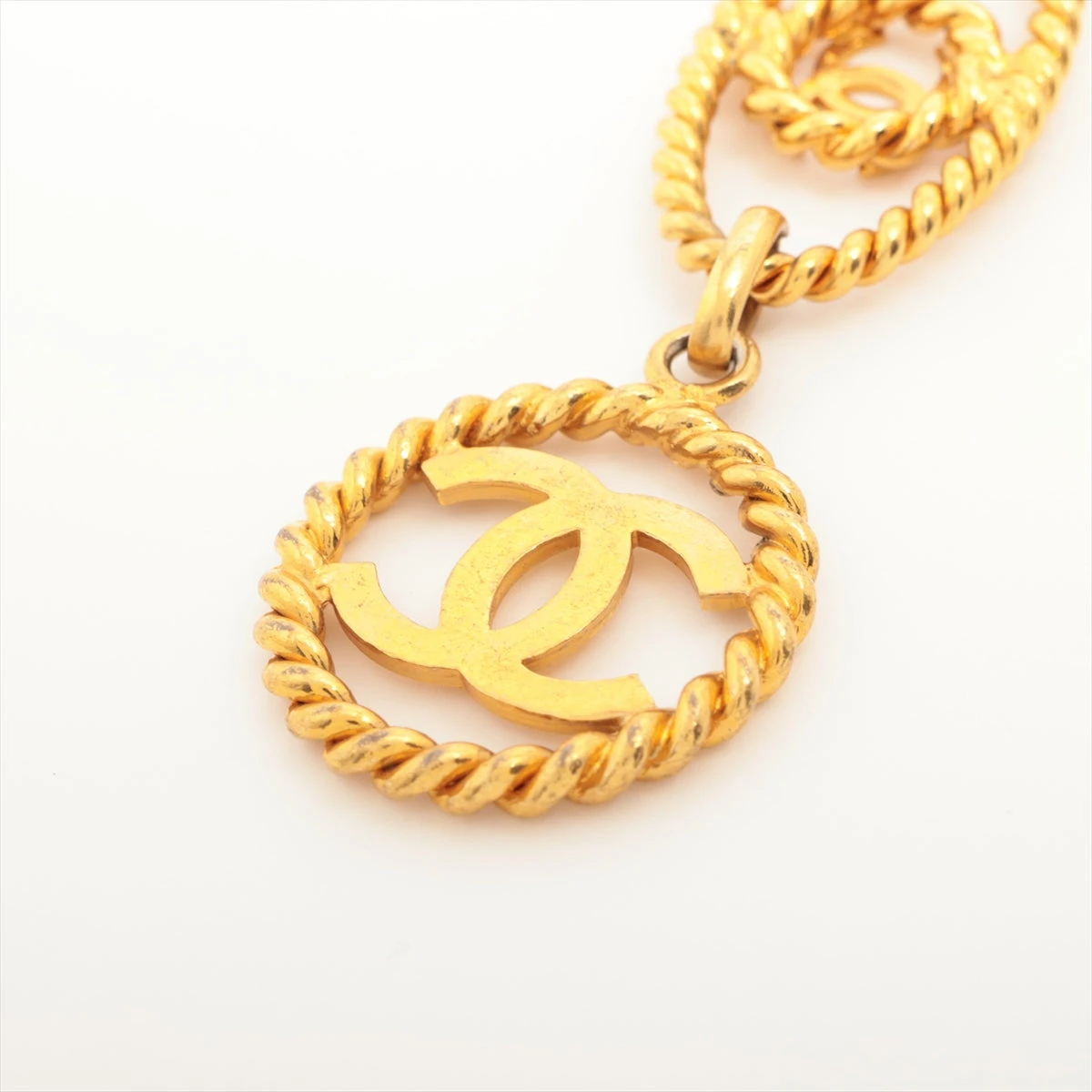 シャネル ココマーク 28 チェーンベルト GP ゴールド A3227307｜中古ブランド品・ブランド古着通販｜ALLU（アリュー）