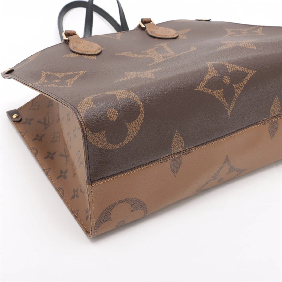 ルイヴィトン ジャイアントモノグラムリバース オンザゴーMM M45321