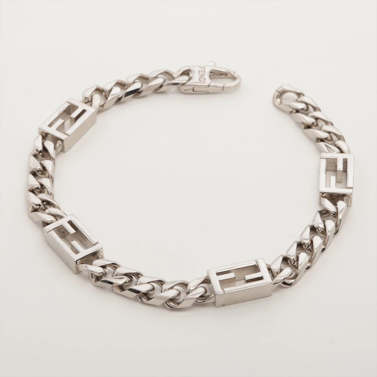 【美品】FENDI フェンディ オーロックブレスレット シルバー Fendi オーロックブレスレット シルバー