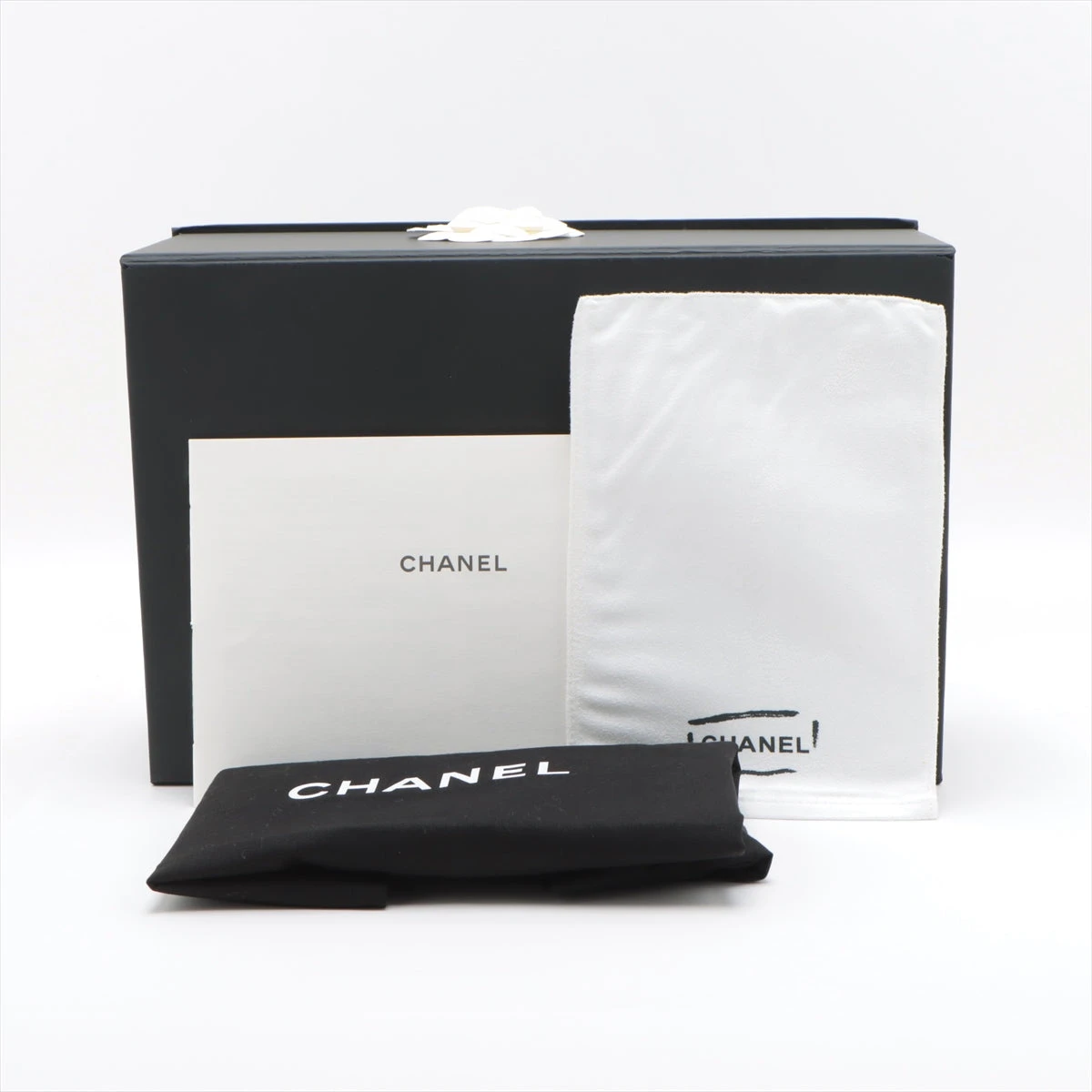 CHANEL♡新品ブラックレザー ミュール パール装飾 チョーカー - メタル、コスチューム パール、レジン & ストラス