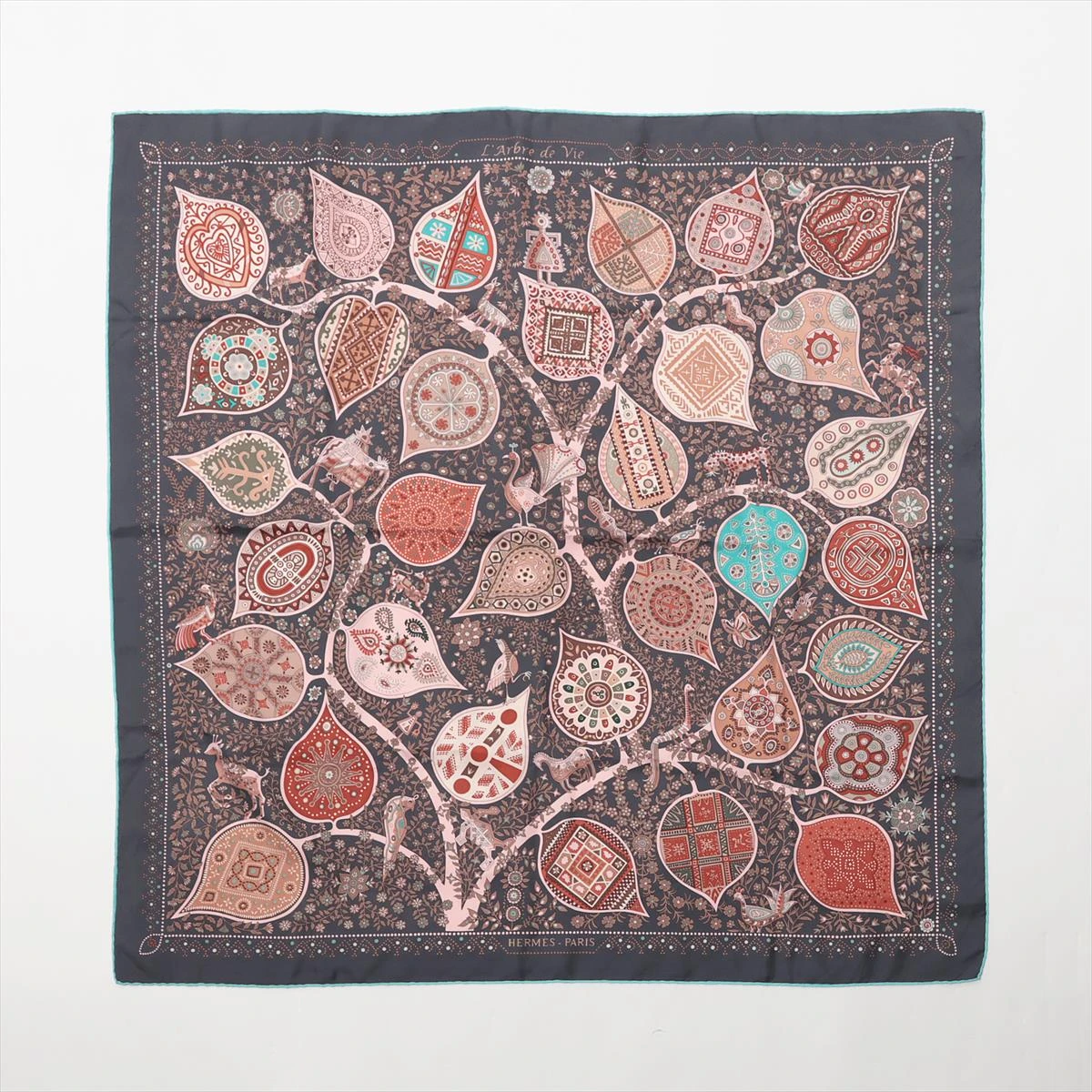 【美品】HERMES エルメス　カレ90 l'ARBRE de SOiE 極美品 HERMES エルメス カレ 90 L'ARBRE de SOiE 絹の木 桑の木と蚕