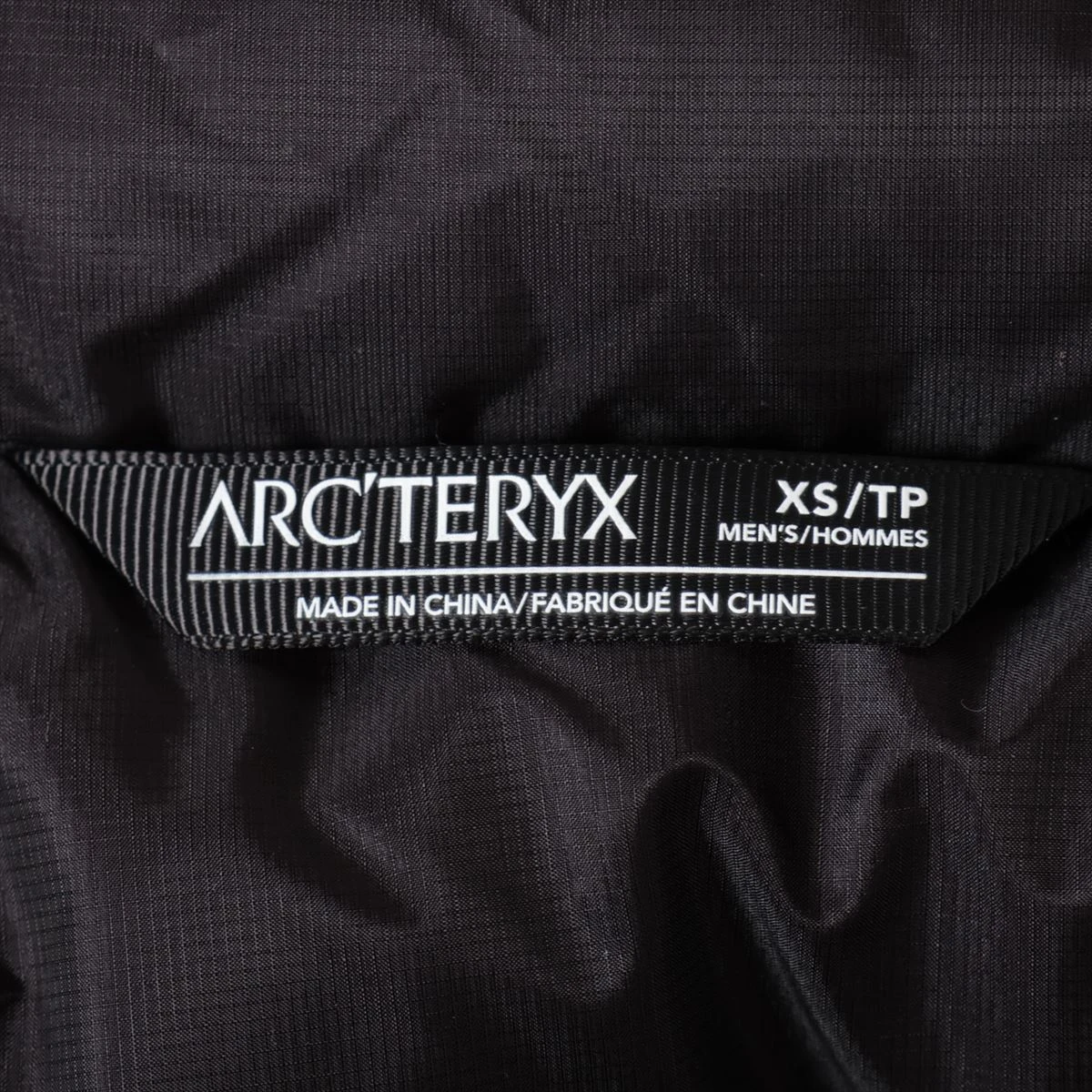 ARC'TERYX ナイロンジャケット XS/TP ブラック ARC'TERYX ARCTERYX アークテリクス 中綿ジャケット Atom Hoody