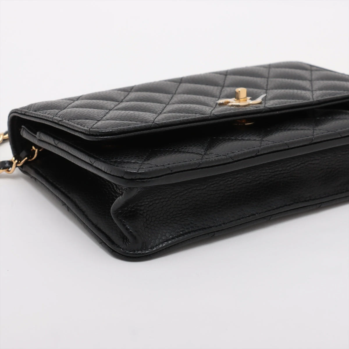 【CHANEL】貴重チェーンウォレット　キャビアスキン　ゴールド金具 シャネル マトラッセ キャビアスキン チェーンウォレット