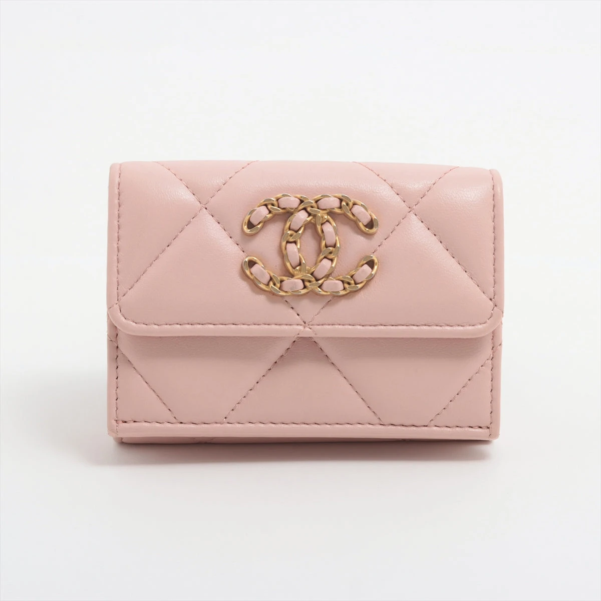 【極美品】CHANEL 19 フラップコンパクトウォレット　ラムスキン　ピンク CHANEL コンパクトウォレットラムスキンピンク19番台財布