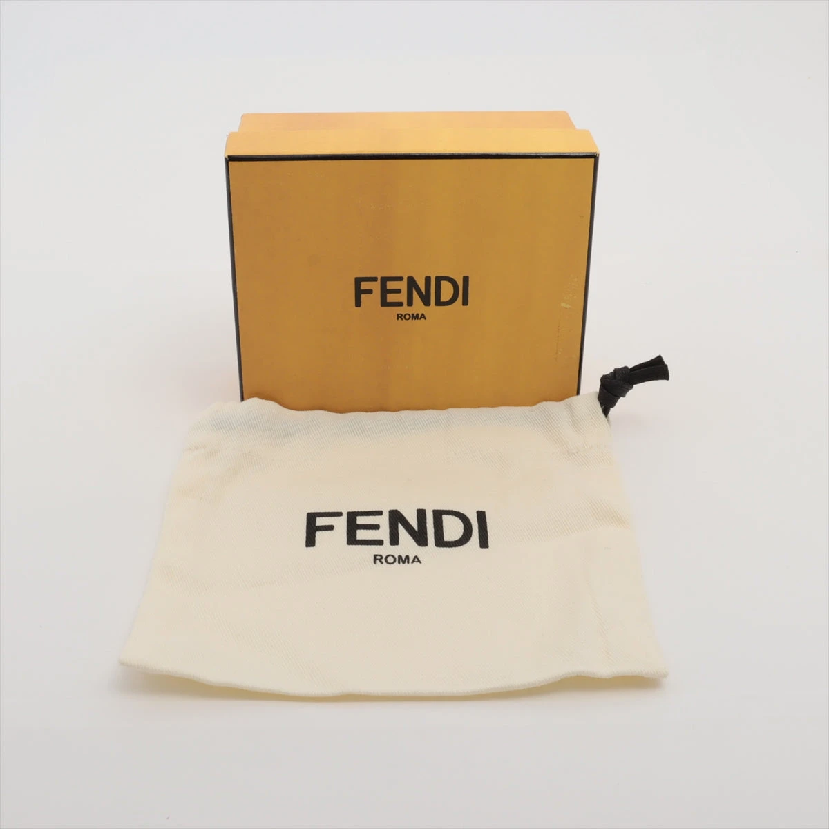 フェンディ エフイズフェンディ 8M0395 レザー コンパクト