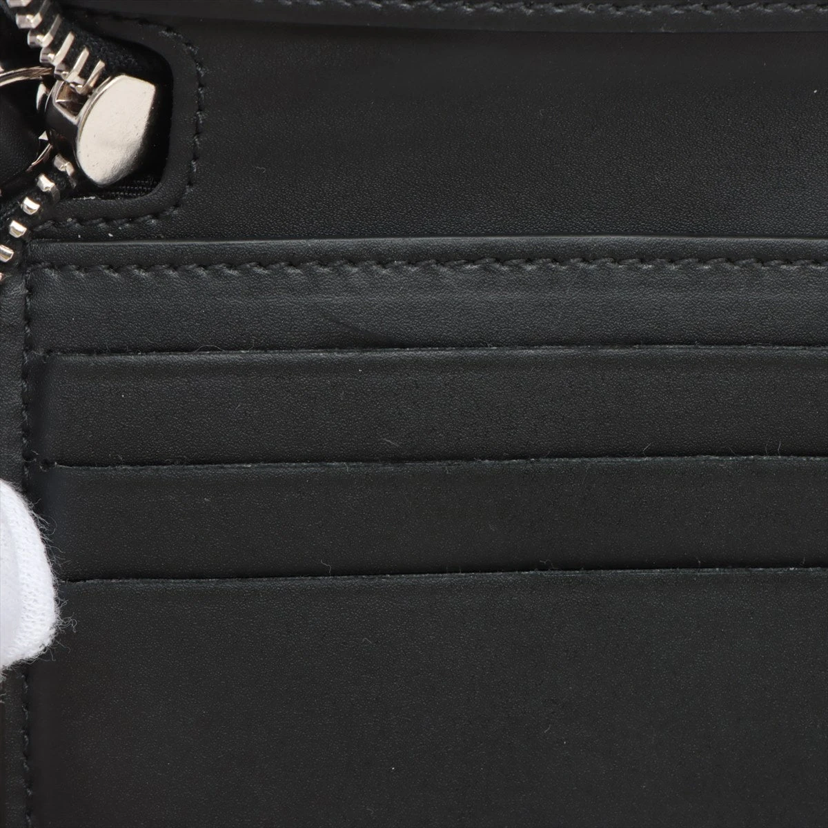 ヴァレンティノガラヴァーニ VLTN レザー コンパクトウォレット
