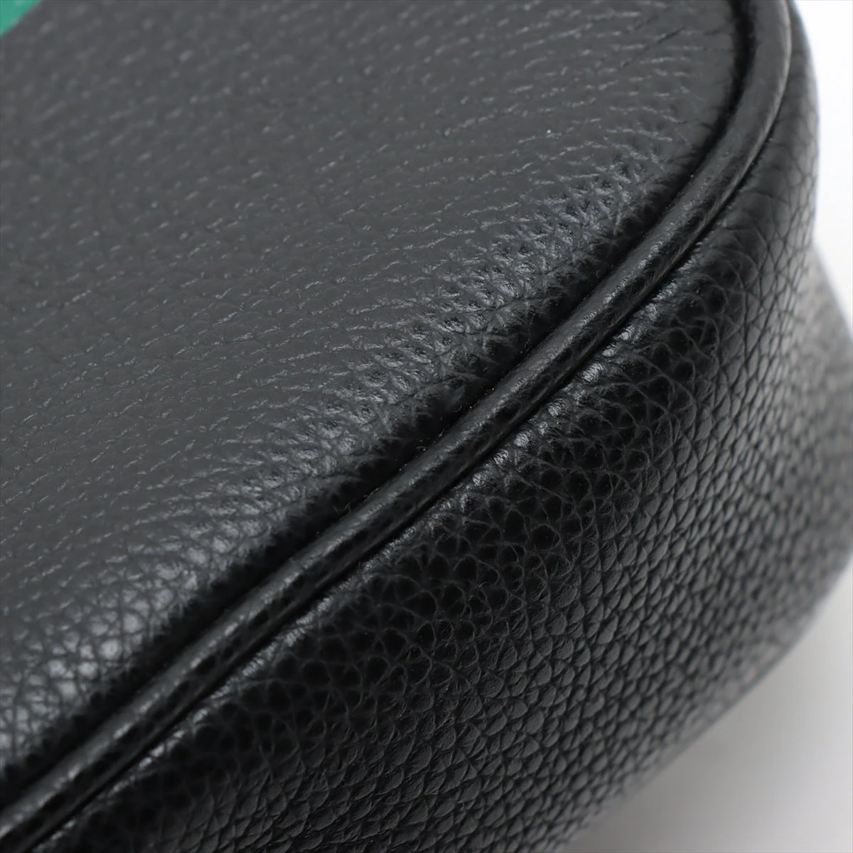 グッチ ロゴプリント レザー ショルダーバッグ ブラック 574803  