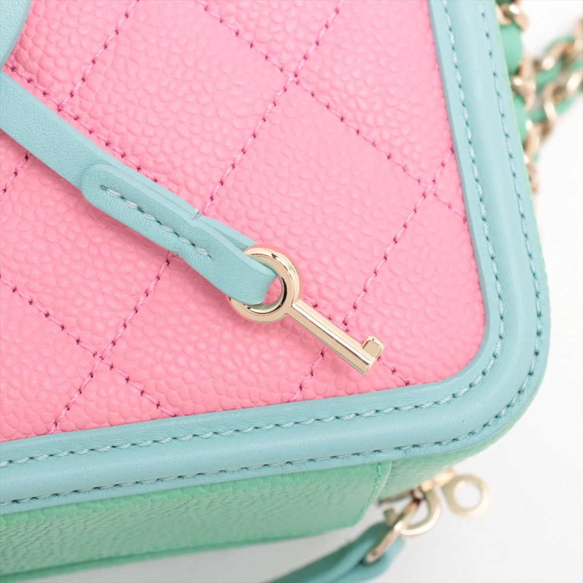すぐ届く【CHANEL】CCフィリグリー チェーン ショルダーバッグ 美品❤️正規品❤️シャネル CCフィリグリー キャビアスキン