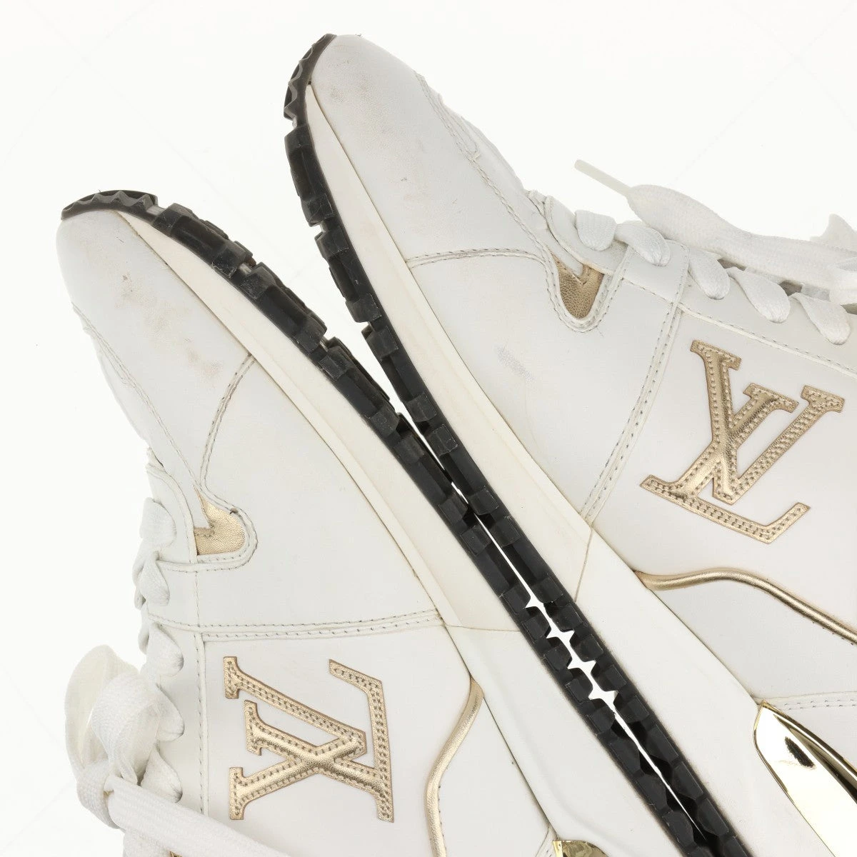 ヴィトン レザー スニーカー 36 LVロゴチャーム付き ヴィトン レザー スニーカー 36 LVロゴチャーム付き