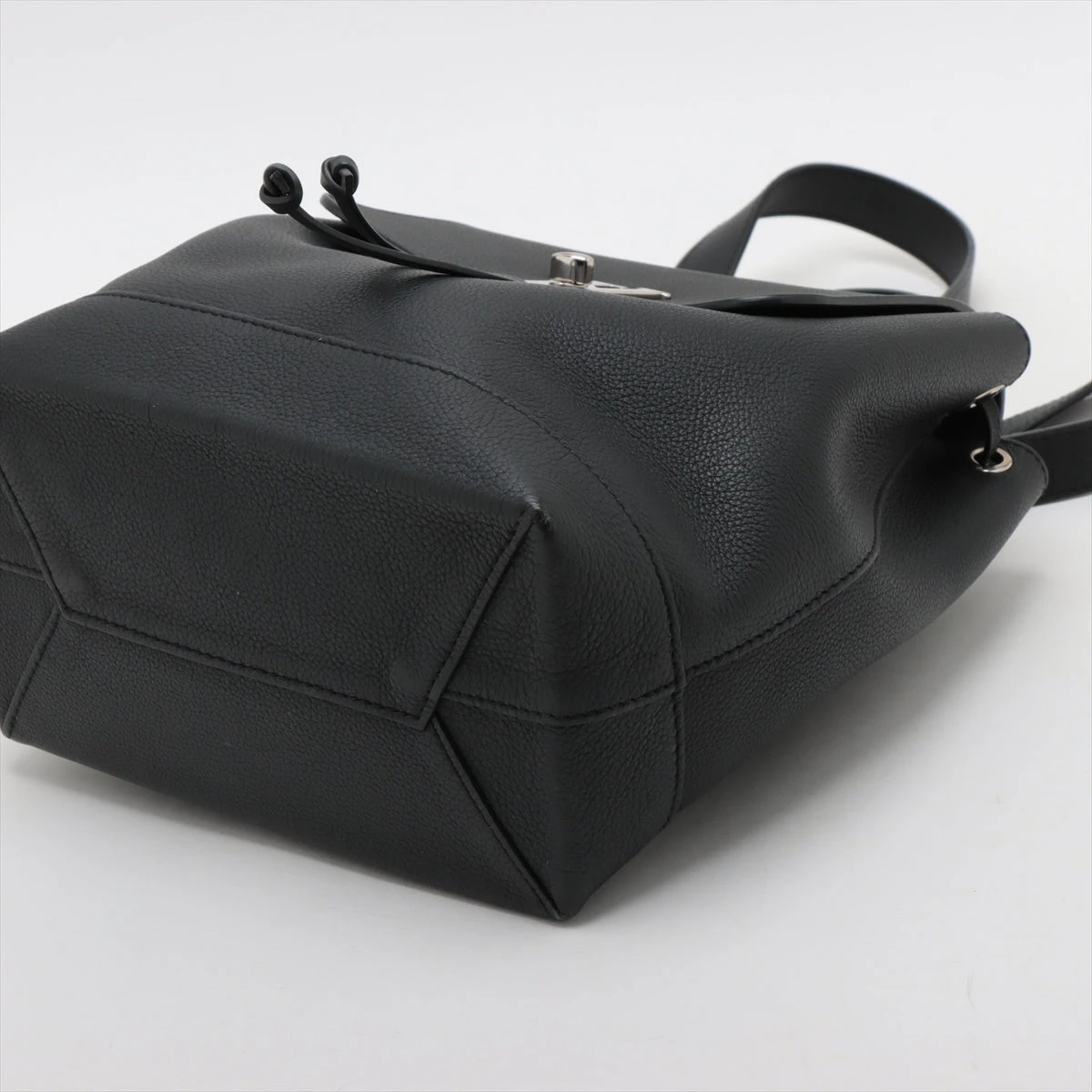 ヴィトン トリヨン ロックミーバックパック M41815 RFID反応あり