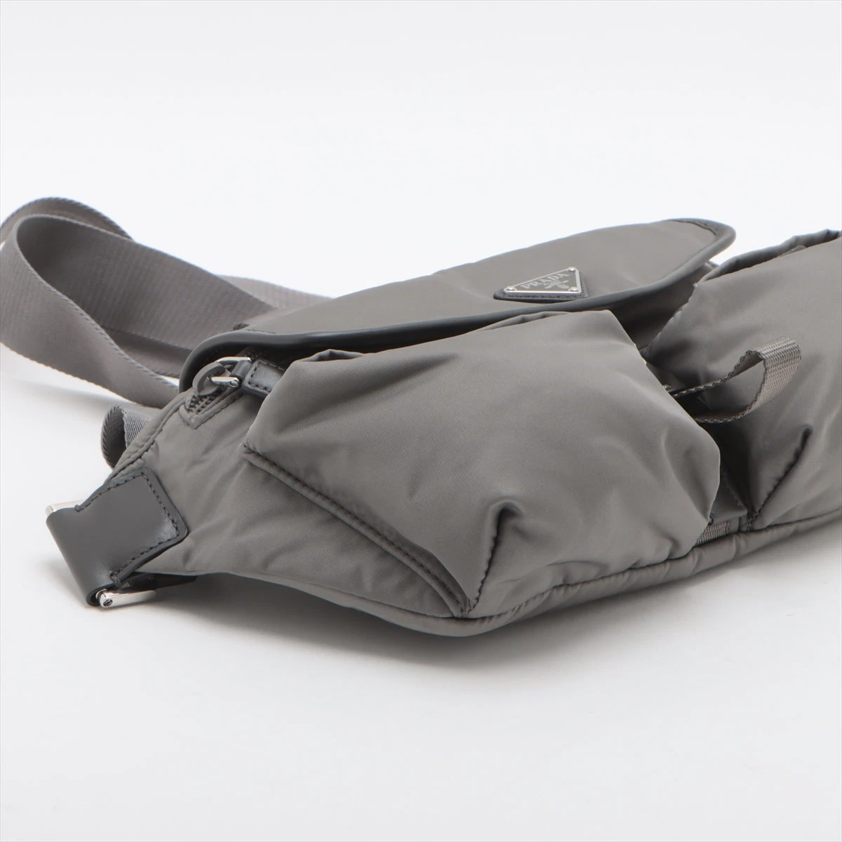 PRADA ❤️ボディバッグ グレー プラダ テスート ボディバッグ グレー 2VH174 A3338273｜中古ブランド