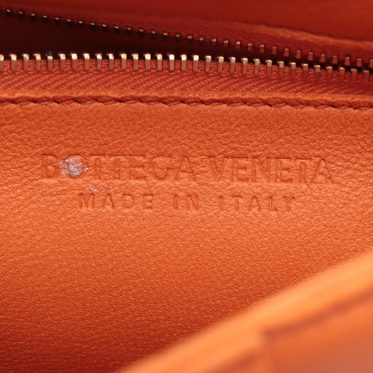 ボッテガヴェネタ　イントレチャート　ショルダーバッグ　斜めがけ　オレンジ　本物 BOTTEGA VENETA(ボッテガヴェネタ) ショルダーバッグ イントレチャート