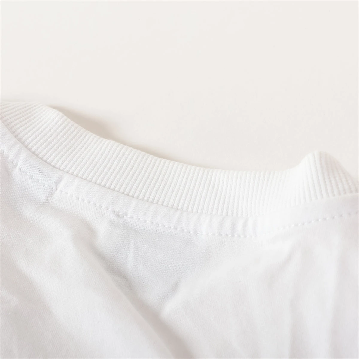 バーバリー ティッシ期 コットン Tシャツ XS メンズ ホワイト バーバリー ティッシ期 コットン Tシャツ XS メンズ ホワイト