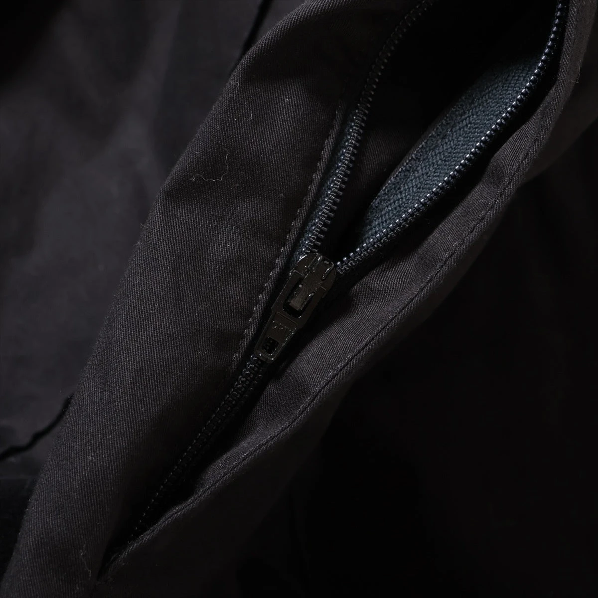 エルメス コットン パンツ 42 メンズ ブラック 全体スレ有 背面