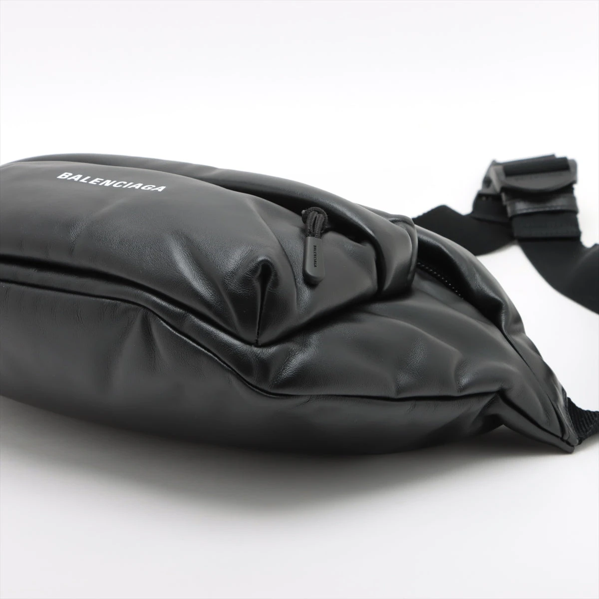 M1896 バレンシアガ カゴール ボディバッグ レザー ブラック 742013 M1896 バレンシアガ カゴール ボディバッグ レザー ブラック