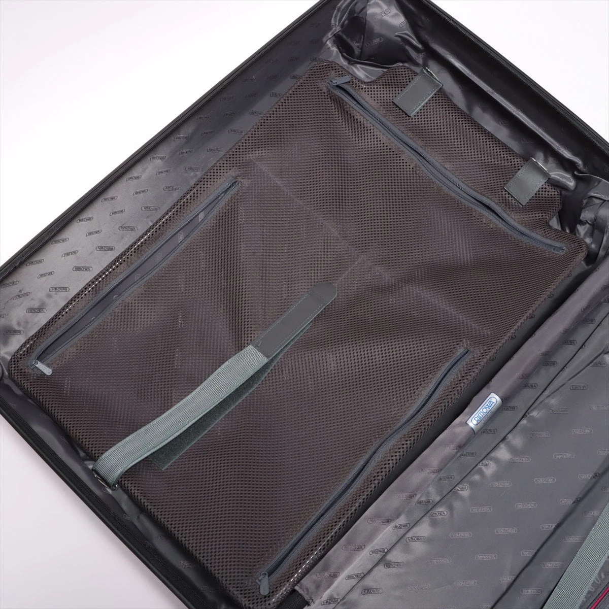 リモワ スーツケース ポルシェ コラボ AluFrame 35L サルサ 希少 極美品》リモワ サルサ ビジネストロリー ポルシェコラボ