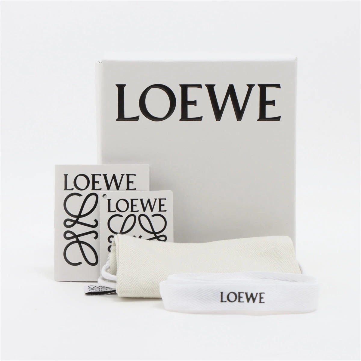 LOEWE ロエベ フラグメントケース アナグラム レザー LOEWE ロエベ フラグメントケース REPEAT COIN CARDHOLDER
