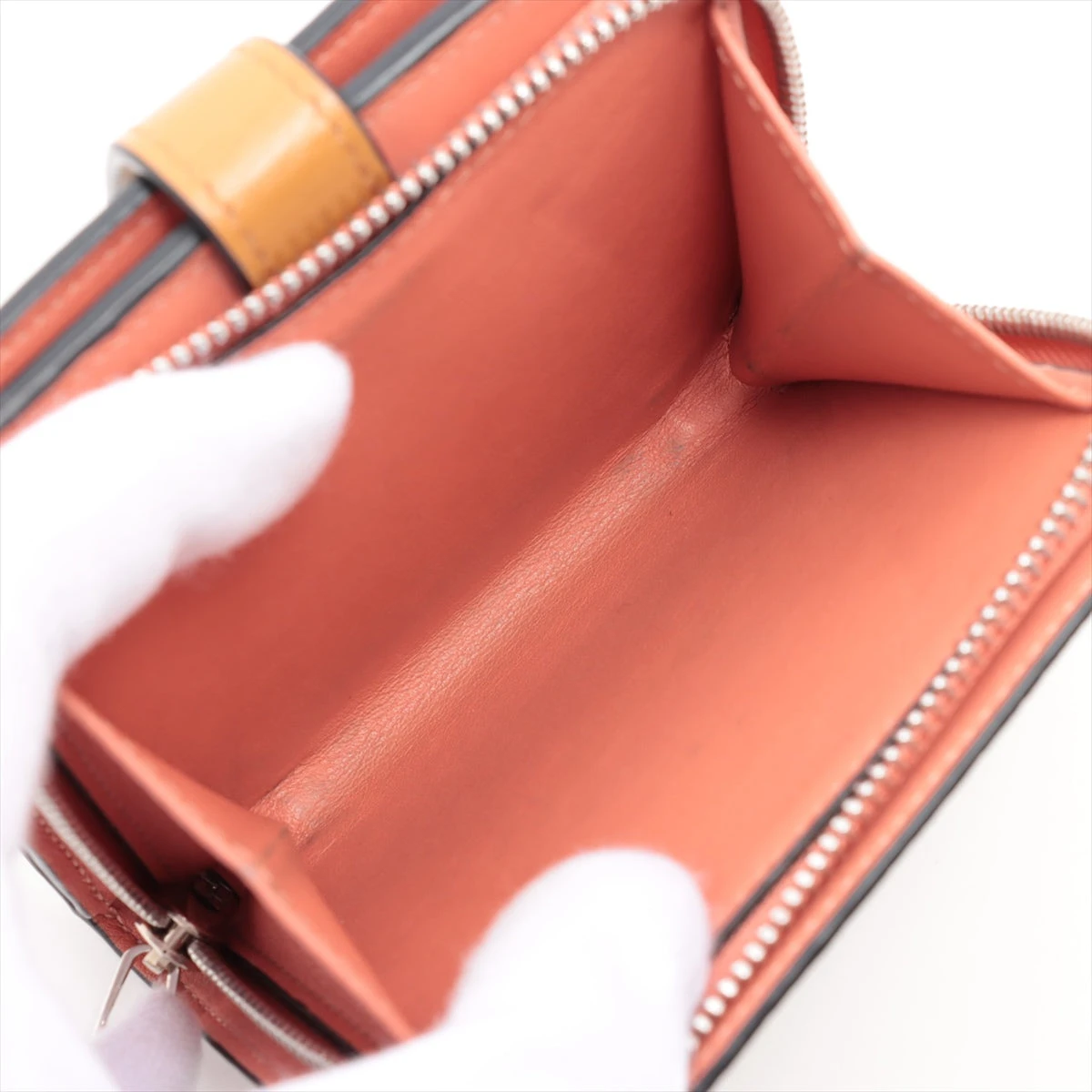 ロエベ アナグラム コンパクトジップ ソフトグレインカーフ コンパクト  