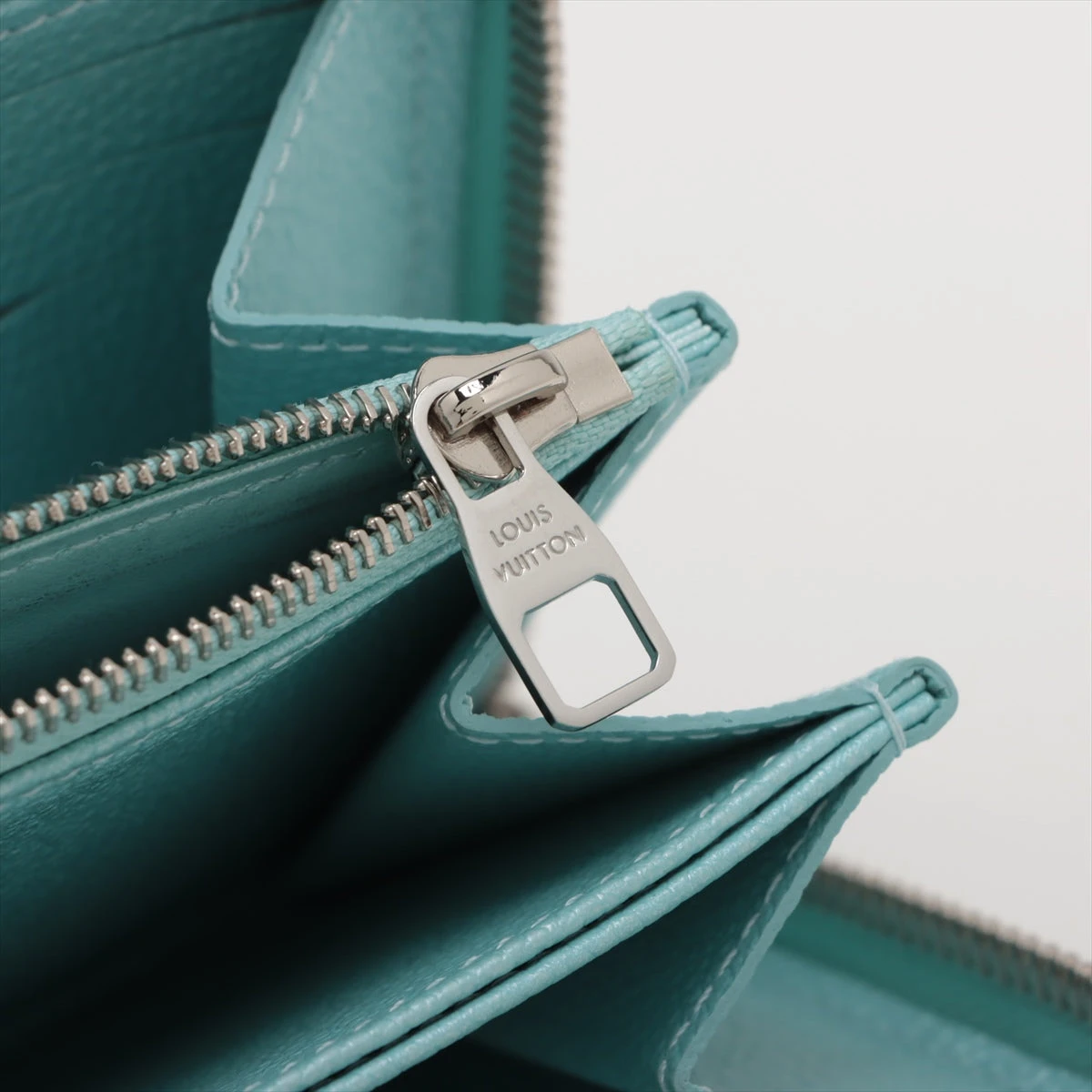 ヴィトン モノグラム アンプラント LV SKI ジッピーウォレット M12680 
