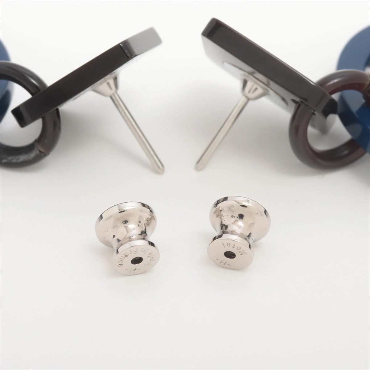 エルメス アヴァ ピアス(両耳用) バッファローホーン ネイビー