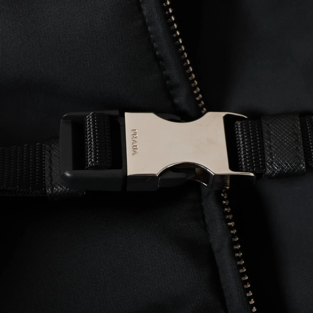 のざきページ プラダ Re Nylon リ ナイロン 22AW ナイロン ダウンコート 36