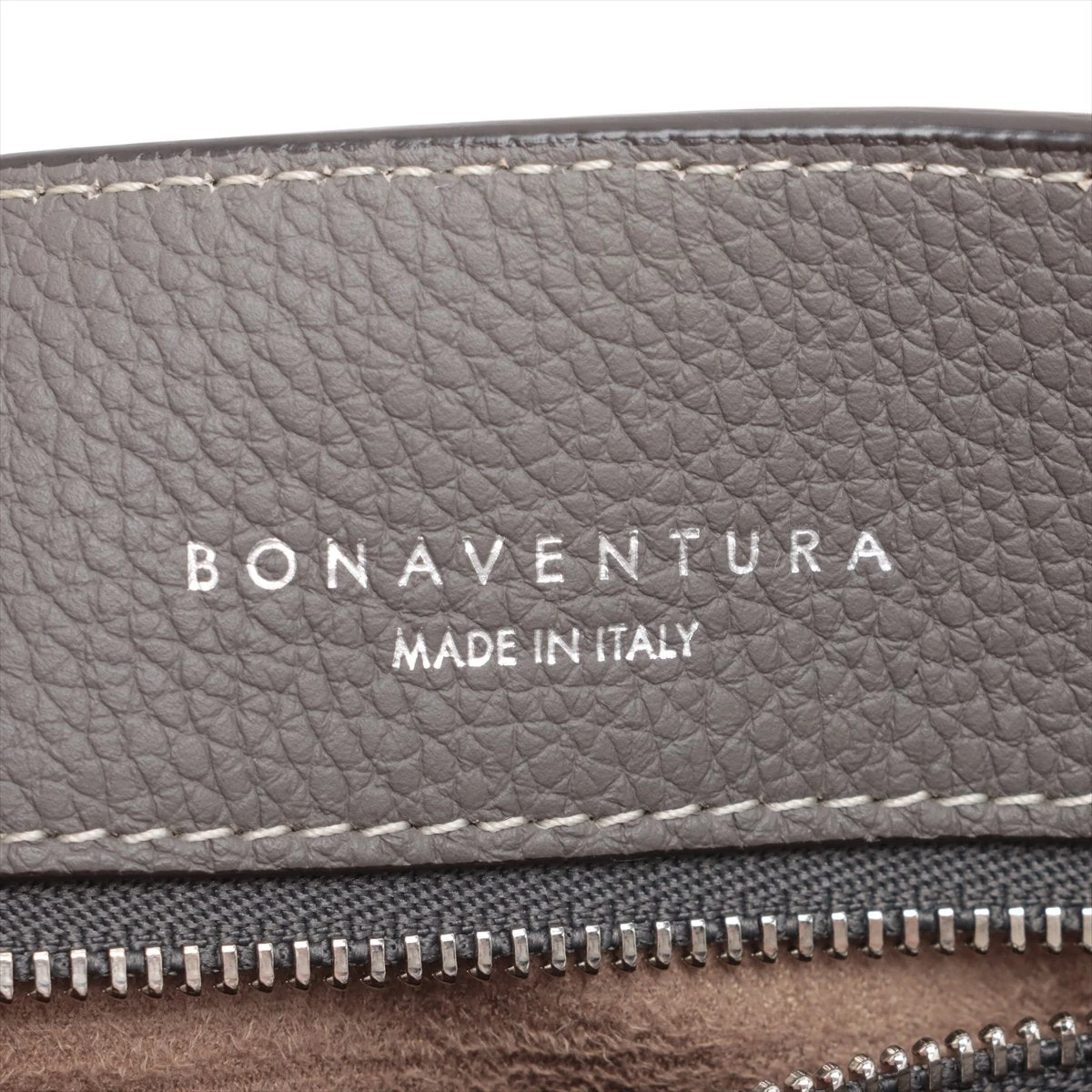 ボナベンチュラ BONAVENTURA トートバッグ 二コラ グレー シーンも季節も越えて愛せる！究極の「シンプルバッグ」 | VERY NaVY