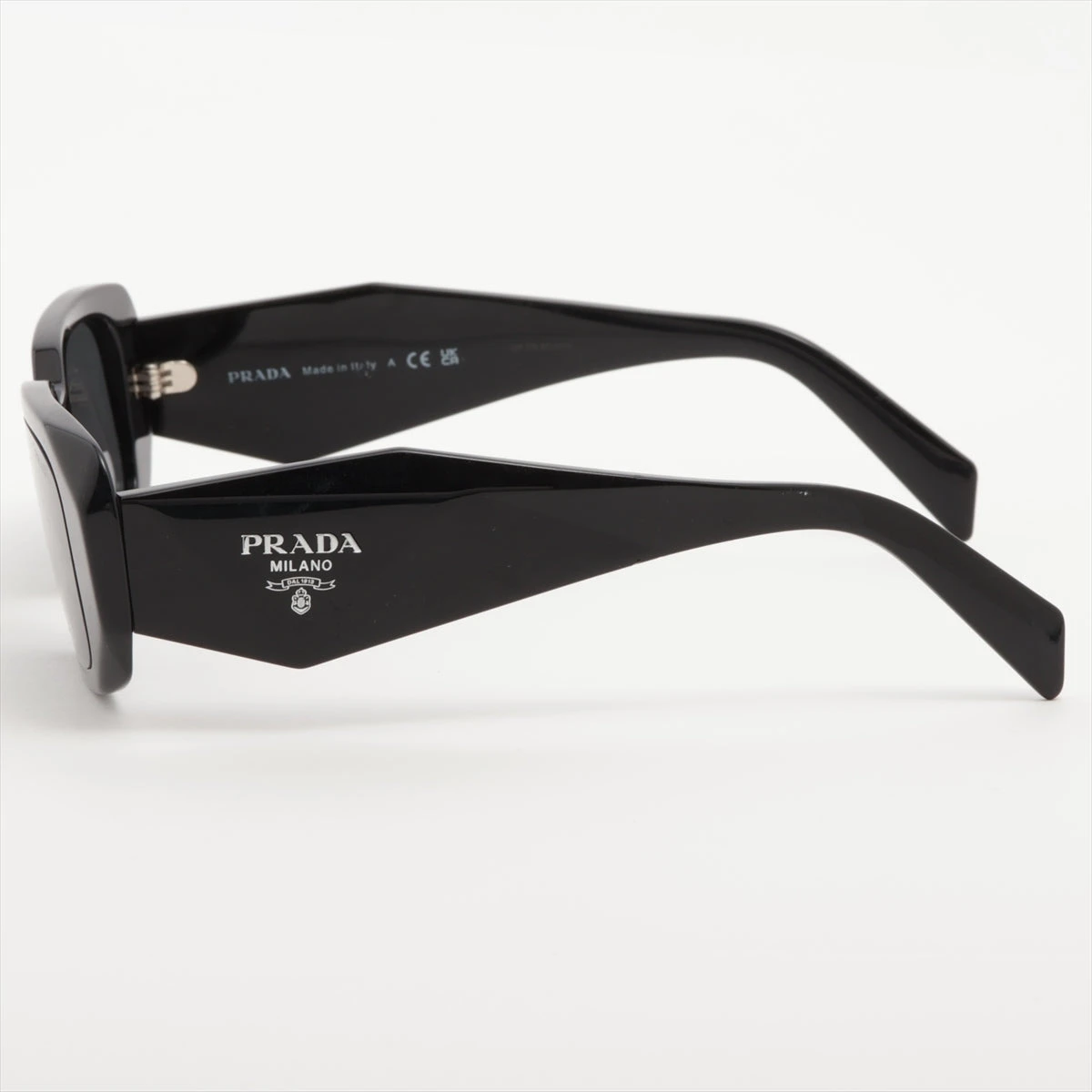 プラダ　サングラス　ブラック 中古・古着通販】PRADA (プラダ) サイドロゴサングラス ブラック