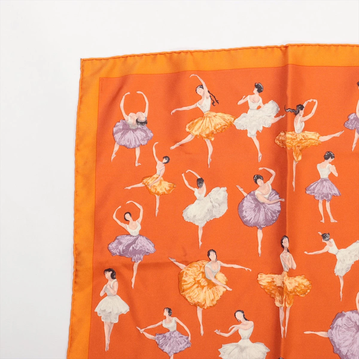エルメス シルク ブラウス ラ・ダンス バレリーナ柄 美品 エルメス カレ45 La Danse ラ ダンス バレリーナ スカーフ