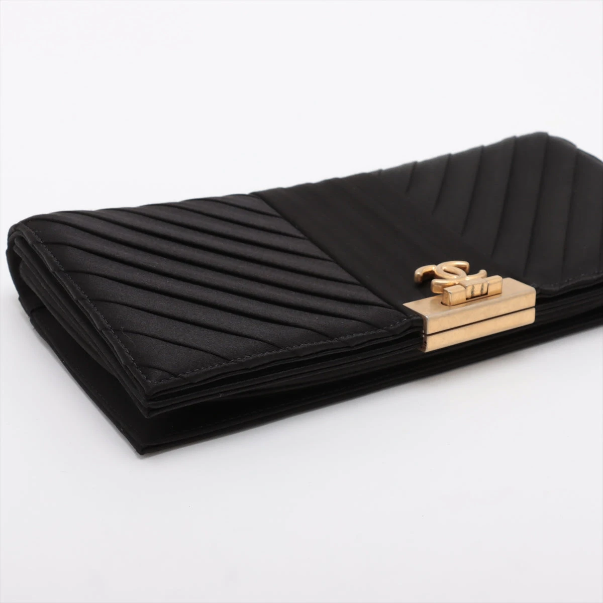 CHANEL ココマーク パテントレザー クラッチバッグ 17番台 CHANEL ココマーク パテントレザー クラッチバッグ 17番台 CHANEL