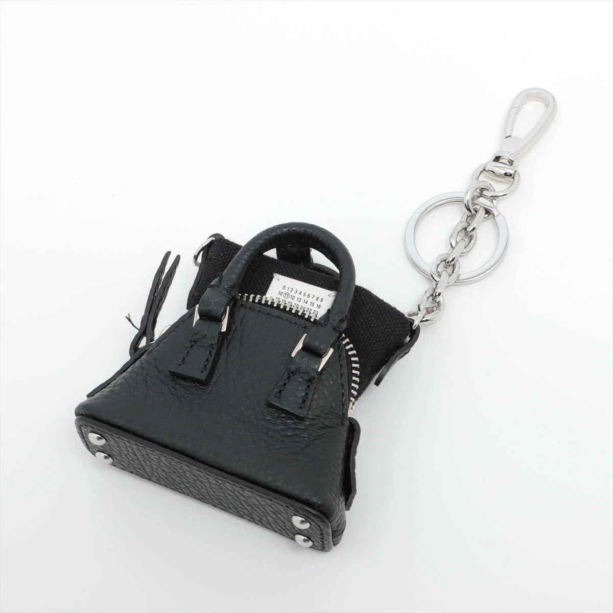 メゾンマルジェラ チャーム GP×革 ブラック チェーン付 HX057069｜中古 
